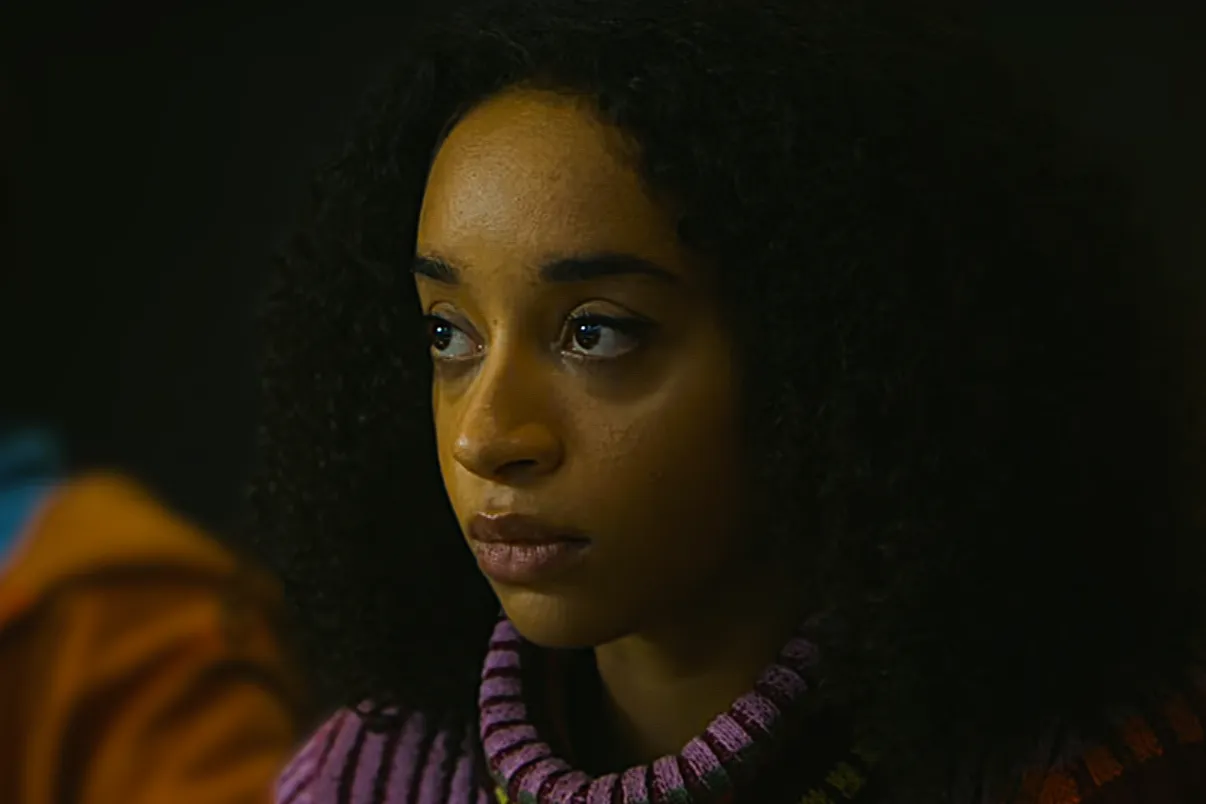 Siena Kelly as Maria in Bête Noire Black Mirror Season 7