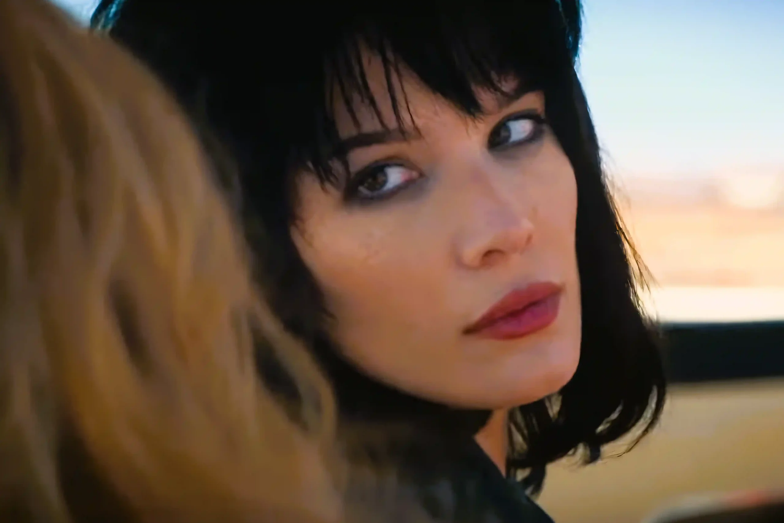 Americana Ending Explained: Sydney Sweeney & Halsey’s Final Scene 5 Halsey in AMERICANA - Lionsgate Movies