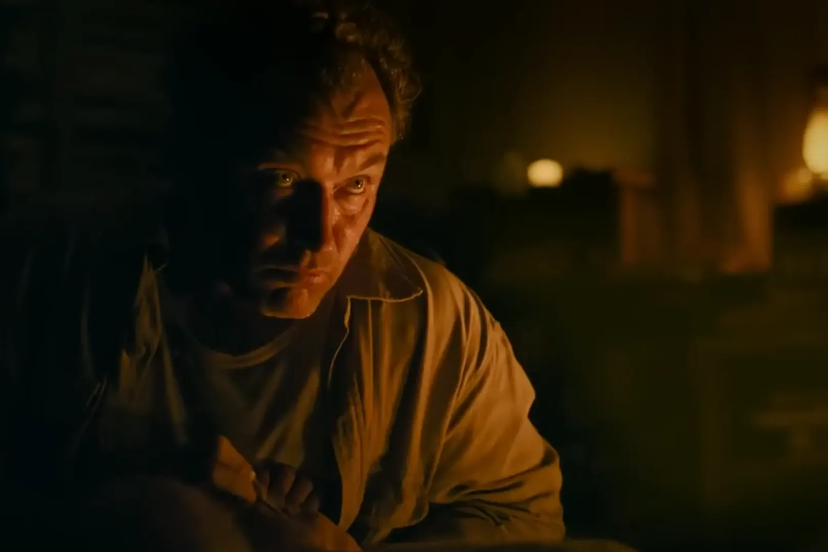 Jude Law in Eden - Vertical